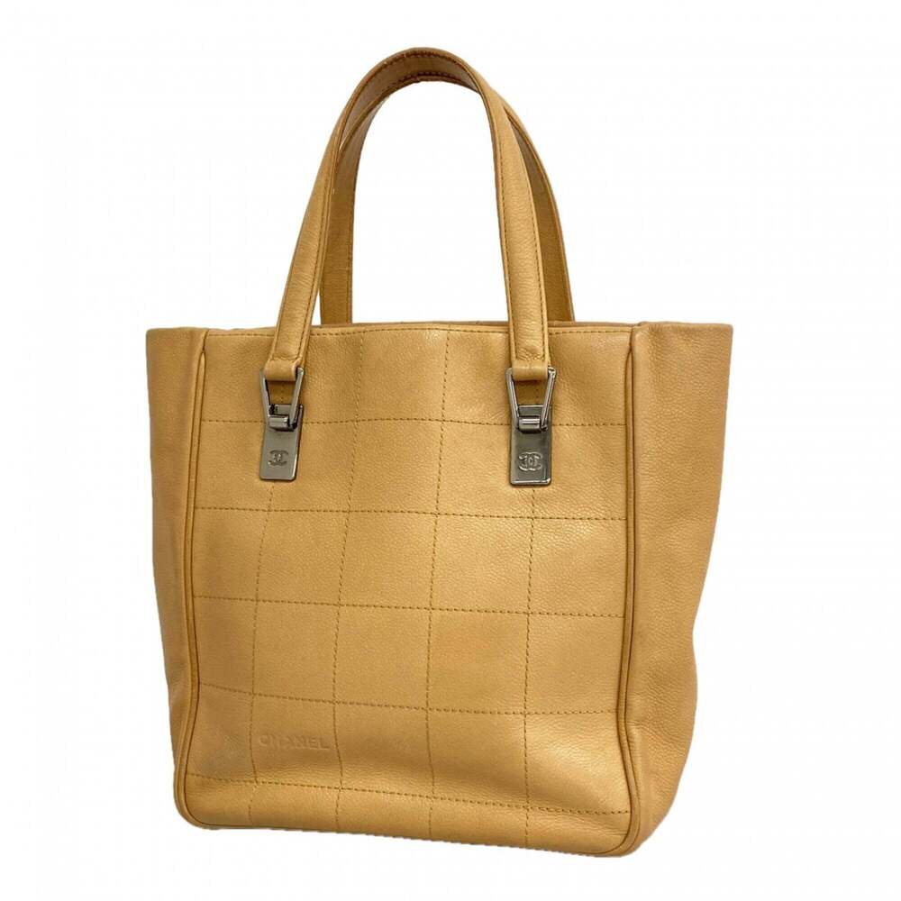 CHANEL Cream Leather Bag
